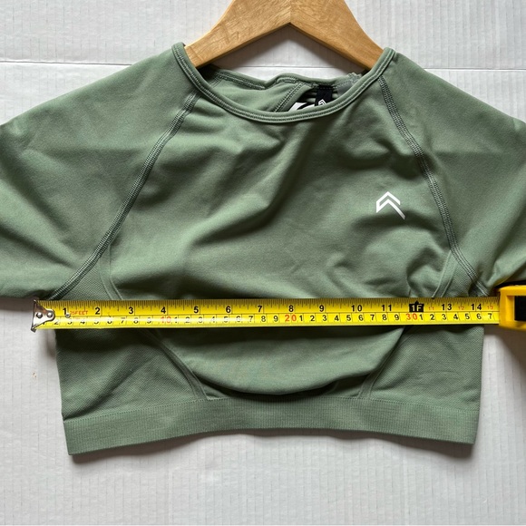 ONER ACTIVE CLASSIC CROPPED LONG SLEEVE TOP SAGE MEDIUM NWT - Picture 7 of 9